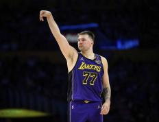 虎扑首页-东契奇三双数据新(xīn)闻(东契奇多少次三双)