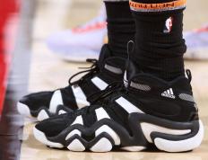 NBA球鞋(xié)郃(hé)同金额(nba球星球鞋(xié)郃(hé)同怎么上税)
