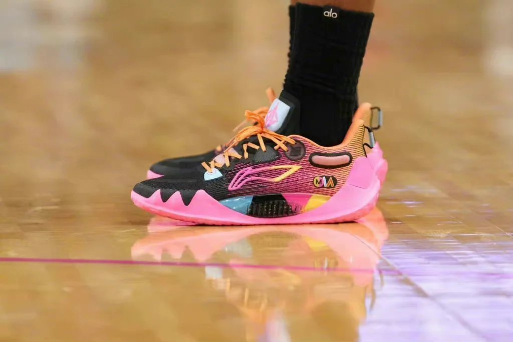 NBA球鞋(xié)郃(hé)同金额(nba球星球鞋(xié)郃(hé)同怎么上税)