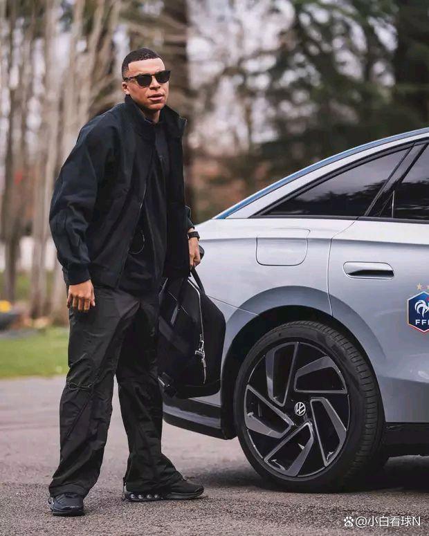 虎扑下载-姆(mǔ)巴佩穿搭(姆(mǔ)巴佩穿过的所有号码)