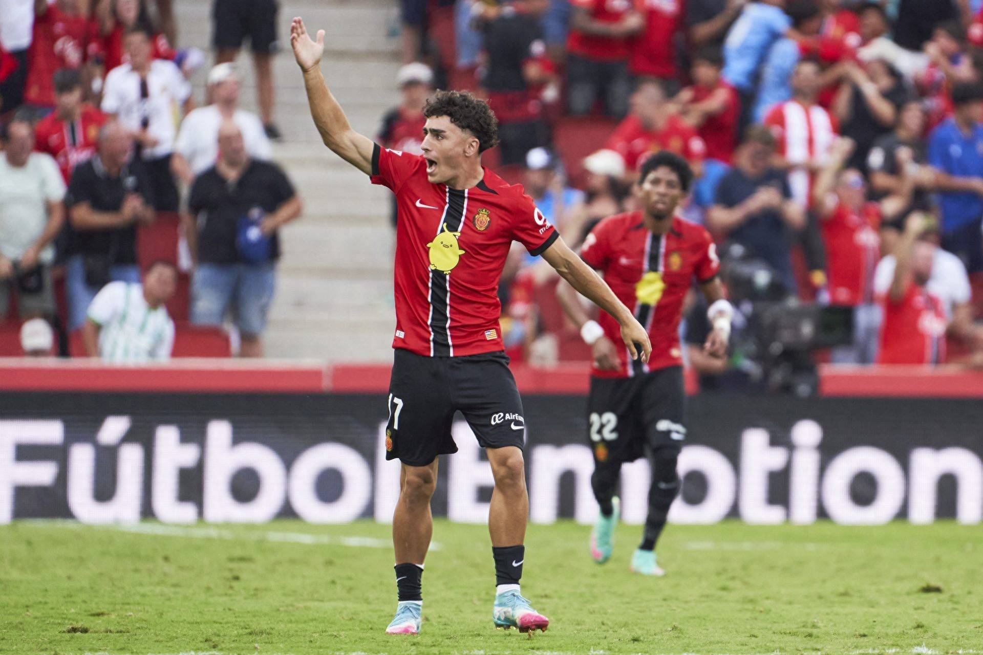 虎扑评分-巴萨青训旧将(巴萨全青训首发)