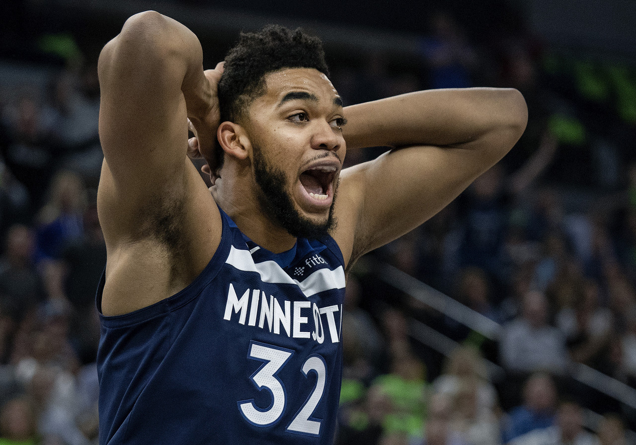 虎扑社区-卡(kǎ)尔-安东尼·唐斯三分威(wēi)胁(卡(kǎ)梅隆·安东尼几个得分王(wáng))